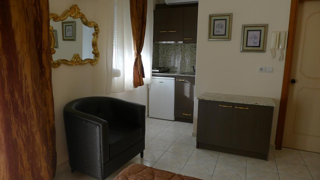 George & Sia'S House Apartment Neos Marmaras Ruang foto