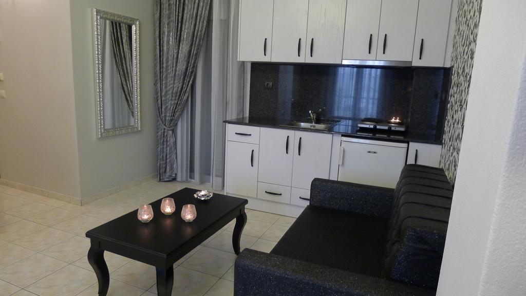 George & Sia'S House Apartment Neos Marmaras Bagian luar foto