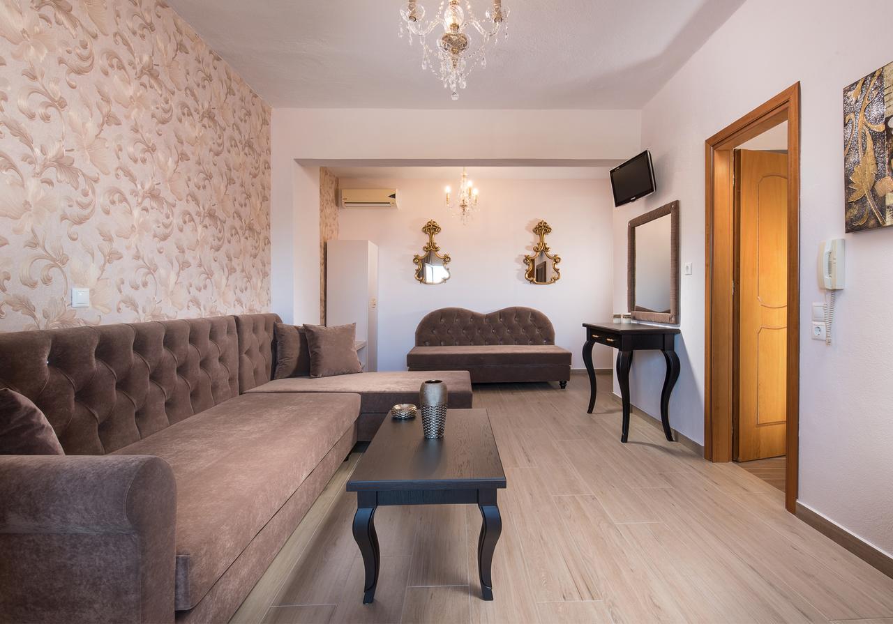George & Sia'S House Apartment Neos Marmaras Bagian luar foto