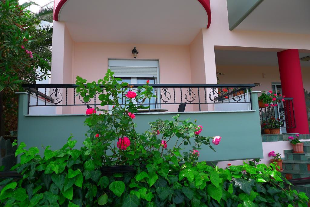George & Sia'S House Apartment Neos Marmaras Ruang foto