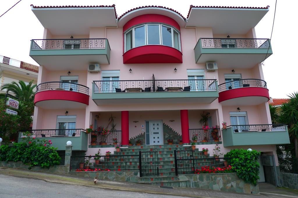George & Sia'S House Apartment Neos Marmaras Bagian luar foto